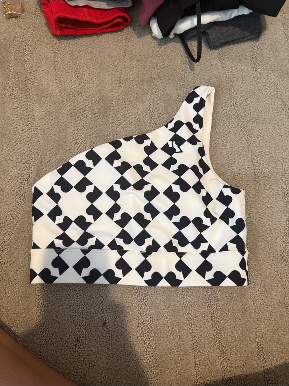RUDSAK One-Shoulder Black & White Geometric Sports Bra